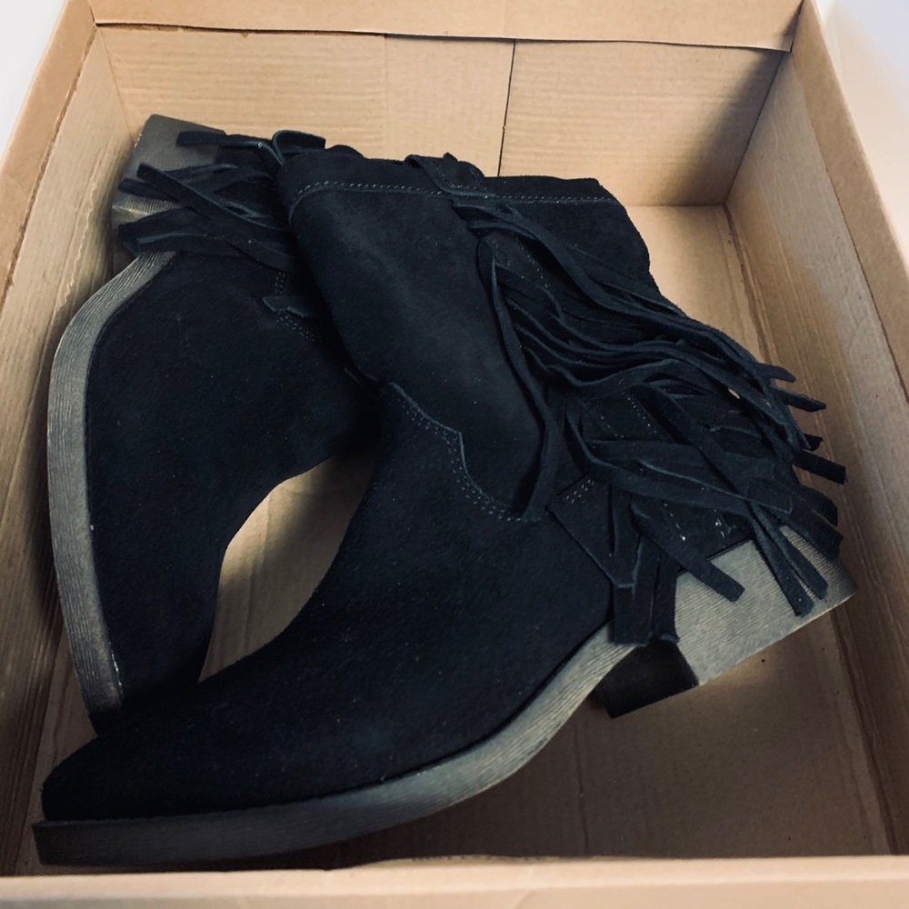 Daniella Fringe Boots Size 5 1/2 New In Box